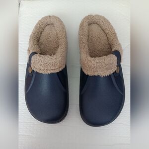 Fuzzy and Cozy Blue Slipper Clogs. Indoor Outdoor. US 10 EU 44
